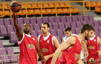 ΠΑΝΕΤΟΙΜΟΣ Ο ΘΡΥΛΟΣ ΓΙΑ ΤΗΝ ΠΡΕΜΙΕΡΑ ΤΗΣ EUROLEAGUE! (PHOTOS) - Φωτογραφία 1