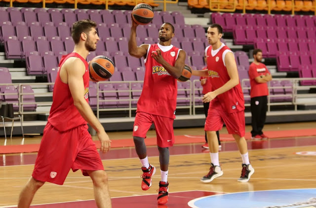 ΠΑΝΕΤΟΙΜΟΣ Ο ΘΡΥΛΟΣ ΓΙΑ ΤΗΝ ΠΡΕΜΙΕΡΑ ΤΗΣ EUROLEAGUE! (PHOTOS) - Φωτογραφία 8