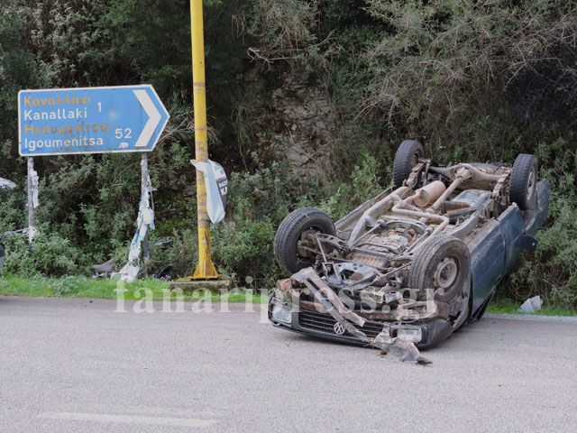 Ανετράπη αγροτικό οχήματο στην είσοδο του Καναλακίου [photos] - Φωτογραφία 3