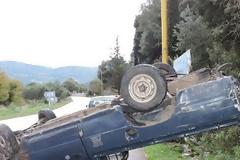 Ανετράπη αγροτικό οχήματο στην είσοδο του Καναλακίου [photos]