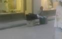 Πάτρα: Άστεγος άνδρας προκάλεσε αναστάτωση στην Ρήγα Φεραίου - Φωτογραφία 2