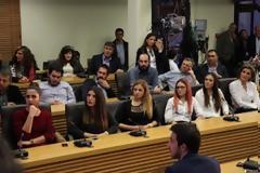 Χαμός στο facebook με τις κούκλες ΟΝΝΕΔίτισσες σε ομιλία του Τζιτζικώστα στην Κοζάνη [photo]