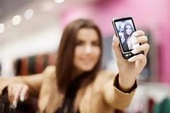 Για μια selfie ρισκάρουν την ζωή τους! [photos]