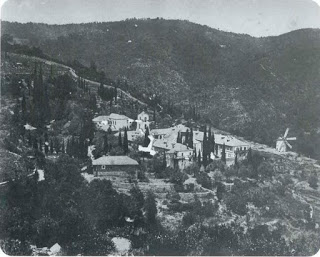 7268 - Τα 20 μοναστήρια, 4 σκήτες, 2 κελλιά και οι Καρυές του Αγίου Όρους σε φωτογραφίες του 1870, με σχολιασμό των διαφορών που παρατηρούνται σήμερα. - Φωτογραφία 2