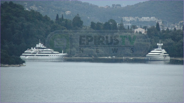 Σε λίγη ώρα ο γάμος της χρονιάς στο εκκλησάκι στο Σκορπιό [photos] - Φωτογραφία 3