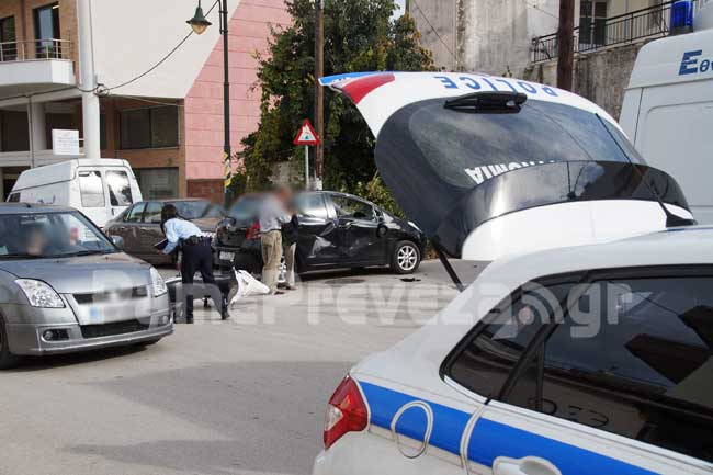 Πρέβεζα: Κι άλλο τροχαίο – Στο Νοσοκομείο οδηγός δικύκλου [photos] - Φωτογραφία 3