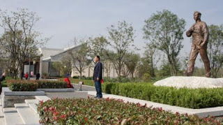 Ο Κινέζος πρόεδρος μεγάλωσε σε σπηλιά: Πλέον θεωρείται τουριστική ατραξιόν [photos] - Φωτογραφία 1