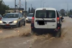 Πνίγηκε η Βάρδα - Σφοδρή κακοκαιρία και έντονη βροχόπτωση