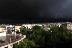 Πολλά προβλήματα από την βροχή σε Αθήνα. Κατέρρευσε πολυκατοικία,
παρασύρθηκε γυναίκα