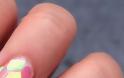 Γυάλινα νύχια: Μια τάση που τραβάει την προσοχή [photos] - Φωτογραφία 1