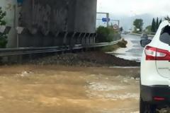 Καθίζηση οδοστρώματος στη Κύμης προς Ολυμπιακό Χωριό [photos]