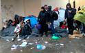 Στο ΕΛΕΟΣ της κακοκαιρίας η Λέσβος: Χιλιάδες μετανάστες ψάχνουν στέγαστρο - Σκουπίδια παντού [photos] - Φωτογραφία 2