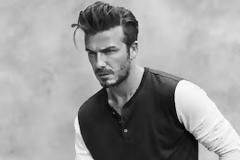 David Beckham: Στα πατώματα για χάρη του γιου του [photos]