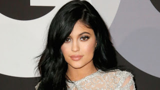 Γιατί οι γιατροί προειδοποιούν την Kylie Jenner; [photos] - Φωτογραφία 1