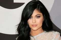 Γιατί οι γιατροί προειδοποιούν την Kylie Jenner; [photos]