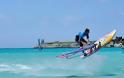 Κορυφαίοι αθλητές δαμάζουν τα κύματα στη Νάξο το Σαββατοκύριακο