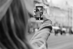 Selfies στην Βουλή πριν έρθει ο Ολάντ [photos]