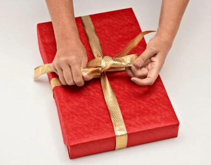Μάθετε πώς να τυλίγετε μόνοι σας τα δώρα [photos] - Φωτογραφία 10