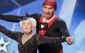 ΔΕΝ ΥΠΑΡΧΕΙ: ΔΕΙΤΕ την γιαγιά που χόρεψε salsa και ΤΡΕΛΑΝΕ τους κριτές talent show...