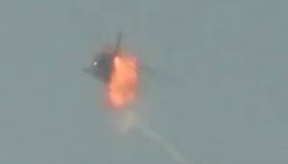 ΕΠΙΚΟ ΒΙΝΤΕΟ: Οι τζιχαντιστές πανηγύριζαν γιατί χτύπησαν ελικόπτερο, αλλά δεν πίστευαν τι έγινε στη συνέχεια… - Φωτογραφία 1