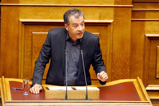 Θεοδωράκης: Θα είμαι σύντομος για να διευκολύνω την κυβέρνηση που επείγεται να συγκρουστεί με την διαπλοκή - Φωτογραφία 1