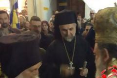 Η Χαλκίδα υποδέχθηκε την Αγία Ζώνη υπό τον Εθνικό Υμνο [photos+video]