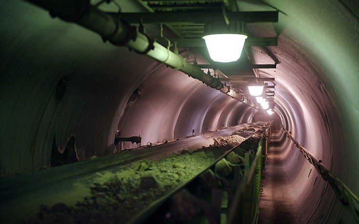 Πώς είναι να δουλεύεις σε ορυχείο στη Σιβηρία; Τι δείχνει το θερμόμετρο; [photos] - Φωτογραφία 9