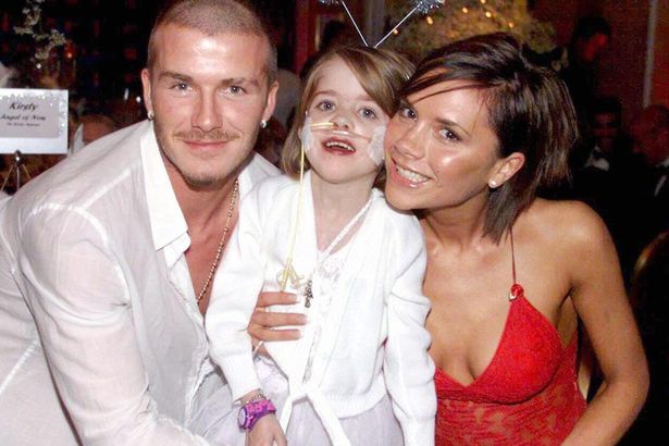 Το συγκινητικό «αντίο» του Μπέκαμ στο κοριτσάκι… με τη φόρμα της Ελλάδας - Φωτογραφία 4