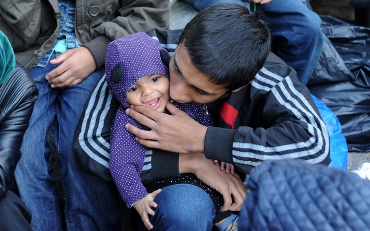 Επέστρεψαν στην πλατεία Βικτωρίας οι πρόσφυγες - Φωτογραφία 3