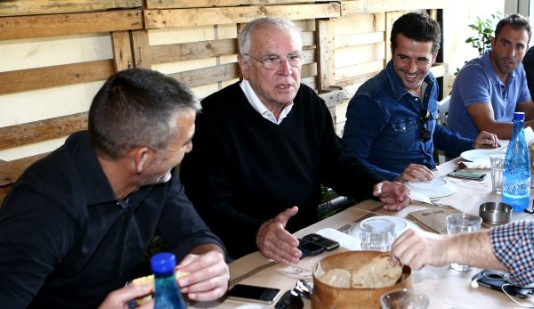 ΟΙΚΟΓΕΝΕΙΑΚΟ ΓΕΥΜΑ ΓΙΑ ΤΟΝ ΘΡΥΛΟ (VIDEO & PHOTOS) - Φωτογραφία 5