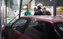 ΑΠΙΣΤΕΥΤΟ: Αυτοκίνητο εισέβαλε σε χρωματοπωλείο των Χανίων [photos] - Φωτογραφία 4