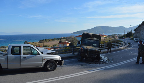 Παραλίγο τραγωδία σε τροχαίο με φαντάρους σήμερα στη Σάμο! (Φωτό) - Φωτογραφία 6