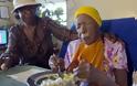 Τρώει κάθε μέρα μπέικον και είναι πάνω από 110 χρονών