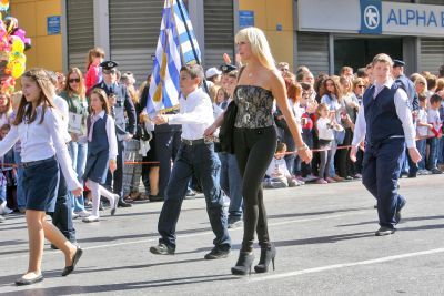 EKANAN Ντόρο! Οι δασκάλες που… αναστάτωσαν τις παρελάσεις - Τη τελευταία κανείς δε τη ξεχνά... [photos] - Φωτογραφία 2