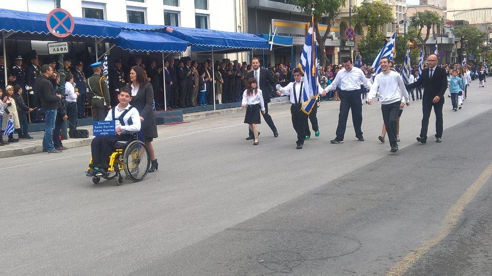 Σε Εξέλιξη Η Παρέλαση Στη Λάρισα - ΦΩΤΟ - Φωτογραφία 13