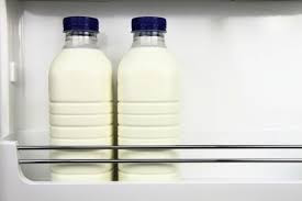 Εσείς ξέρετε γιατί δεν πρέπει να βάζουμε το γάλα στην πόρτα του ψυγείου; - Φωτογραφία 1