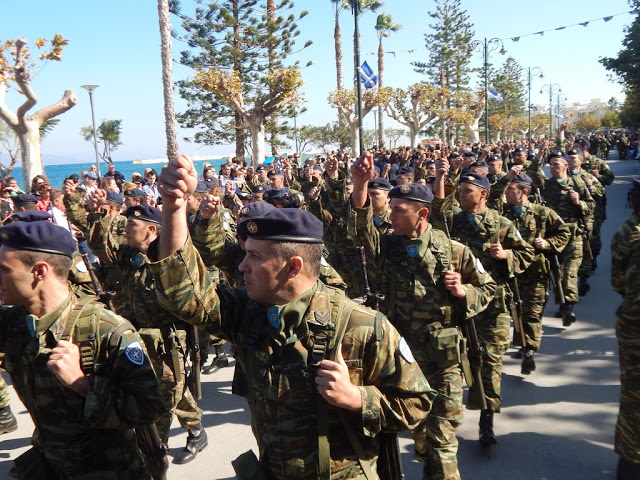 Φωτό από την παρέλαση του στρατού στην Κω για την επέτειο της 28ης Οκτωβρίου - Φωτογραφία 12