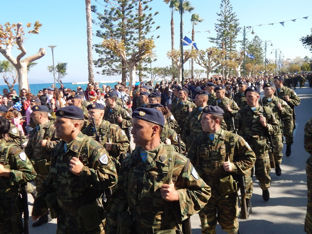 Φωτό από την παρέλαση του στρατού στην Κω για την επέτειο της 28ης Οκτωβρίου - Φωτογραφία 13