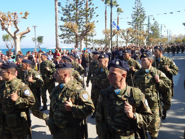 Φωτό από την παρέλαση του στρατού στην Κω για την επέτειο της 28ης Οκτωβρίου - Φωτογραφία 14