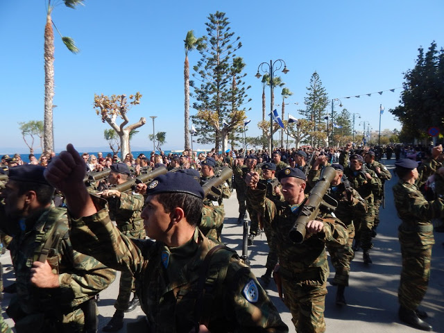 Φωτό από την παρέλαση του στρατού στην Κω για την επέτειο της 28ης Οκτωβρίου - Φωτογραφία 16