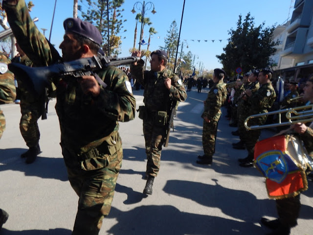 Φωτό από την παρέλαση του στρατού στην Κω για την επέτειο της 28ης Οκτωβρίου - Φωτογραφία 17