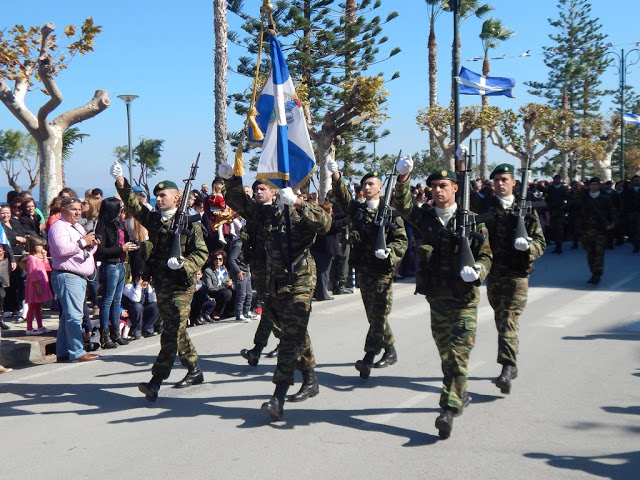 Φωτό από την παρέλαση του στρατού στην Κω για την επέτειο της 28ης Οκτωβρίου - Φωτογραφία 18