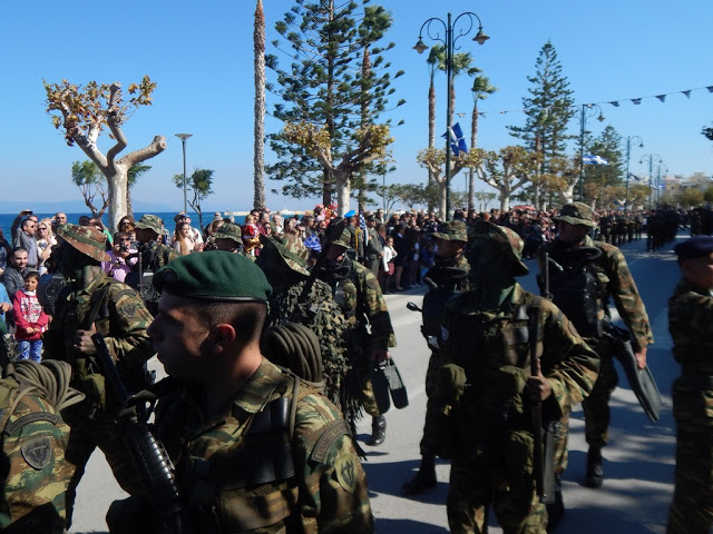 Φωτό από την παρέλαση του στρατού στην Κω για την επέτειο της 28ης Οκτωβρίου - Φωτογραφία 22