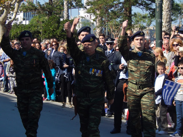 Φωτό από την παρέλαση του στρατού στην Κω για την επέτειο της 28ης Οκτωβρίου - Φωτογραφία 6