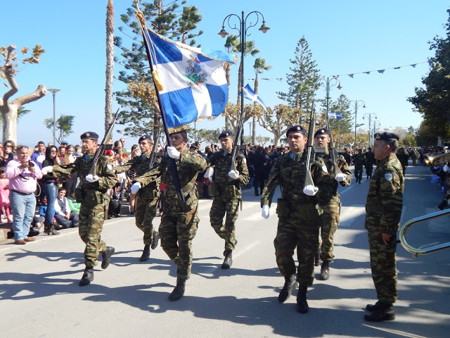 Φωτό από την παρέλαση του στρατού στην Κω για την επέτειο της 28ης Οκτωβρίου - Φωτογραφία 9