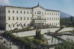 Όταν ο λαός ανέβηκε στην στέγη της Βουλής [18 Οκτωβρίου 1944]