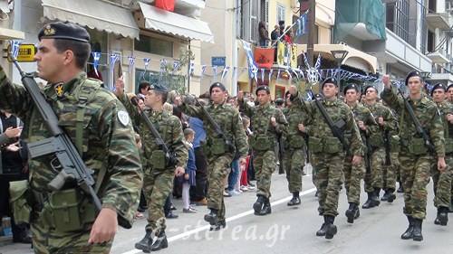 Φωτό από τη στρατιωτική παρέλαση στη Θήβα - Φωτογραφία 4