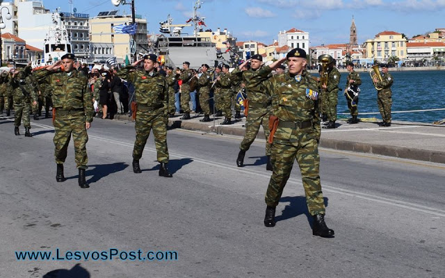 BINTEO-ΦΩΤΟ: Στρατιωτική παρέλαση 28η Οκτωβρίου 2015 στην Μυτιλήνη - Φωτογραφία 10