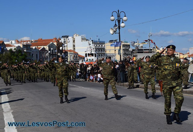 BINTEO-ΦΩΤΟ: Στρατιωτική παρέλαση 28η Οκτωβρίου 2015 στην Μυτιλήνη - Φωτογραφία 13
