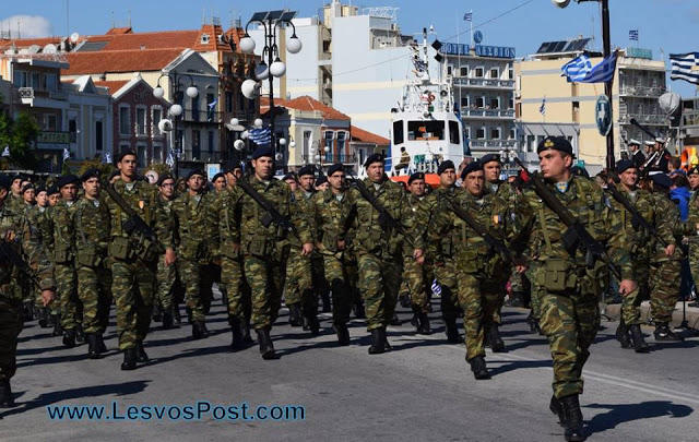 BINTEO-ΦΩΤΟ: Στρατιωτική παρέλαση 28η Οκτωβρίου 2015 στην Μυτιλήνη - Φωτογραφία 4